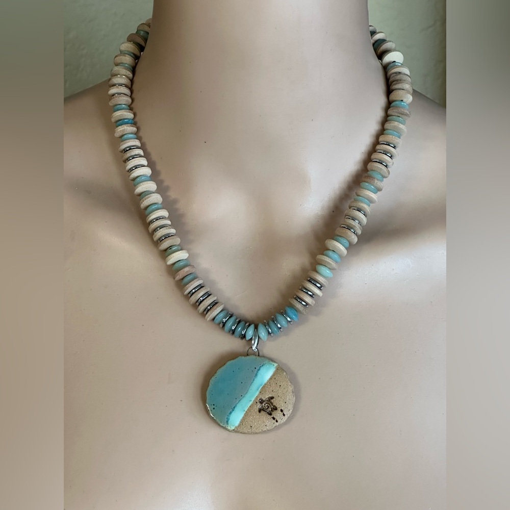 20 inch Ceramic and Wood bead necklace NWOT - Picture 13 of 15